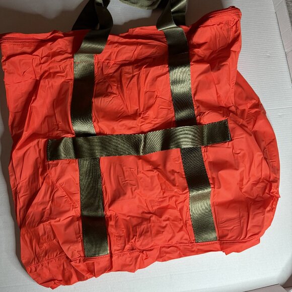 NWT Away Packable Carryall Travel Nylon Tote Bag Orange-Red - Picture 2 of 4